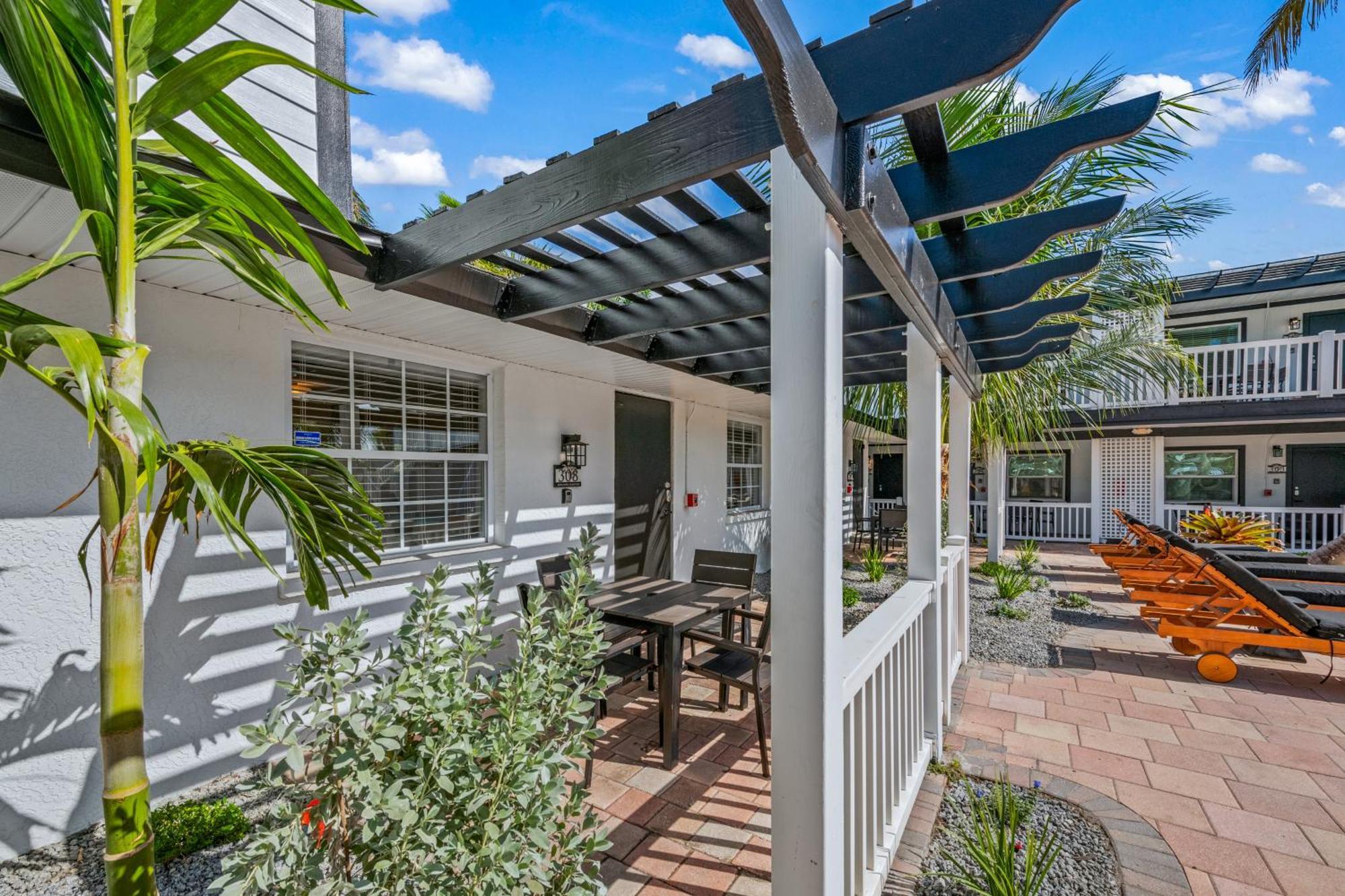 בראדנטון ביץ' Tropic Isle At Anna Maria Island Inn מראה חיצוני תמונה